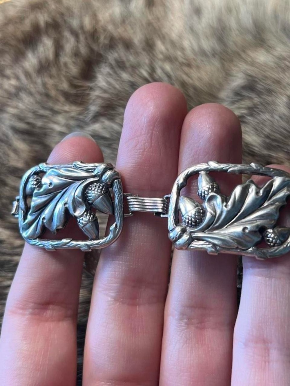 Sterling silver oak leaf panel bracelet